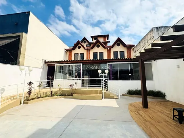 Casa com 360m², para alugar, no bairro Jardim Guadalajara em Sorocaba