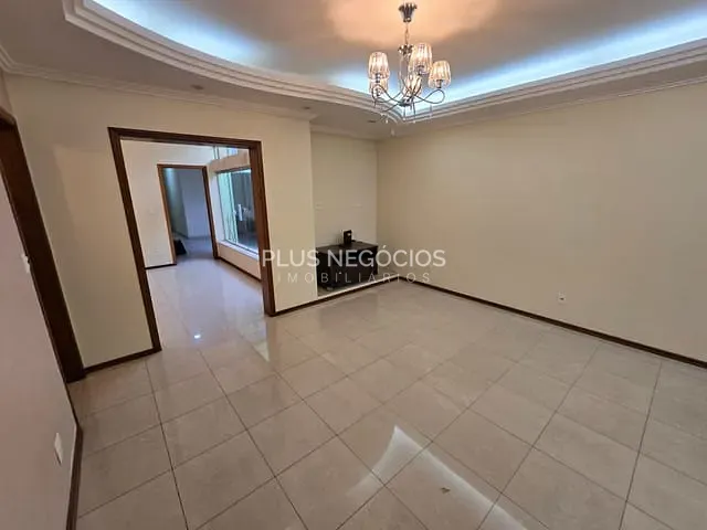 Casa com 300m² 3 quartos e 4 banheiros, à venda, no bairro Centro em Sorocaba