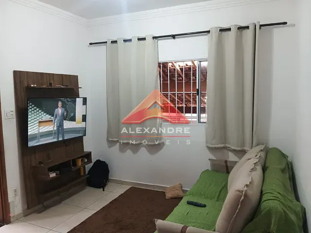 Casa 2 quartos e 1 banheiro, à venda, no bairro Jardim Satélite em São José dos Campos