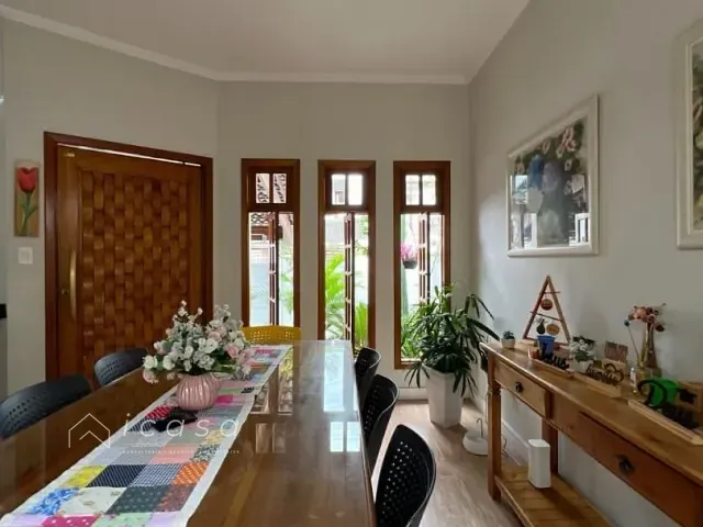 Casa com 140m² 3 quartos e 2 banheiros, à venda, no bairro Vila Branca em Jacareí