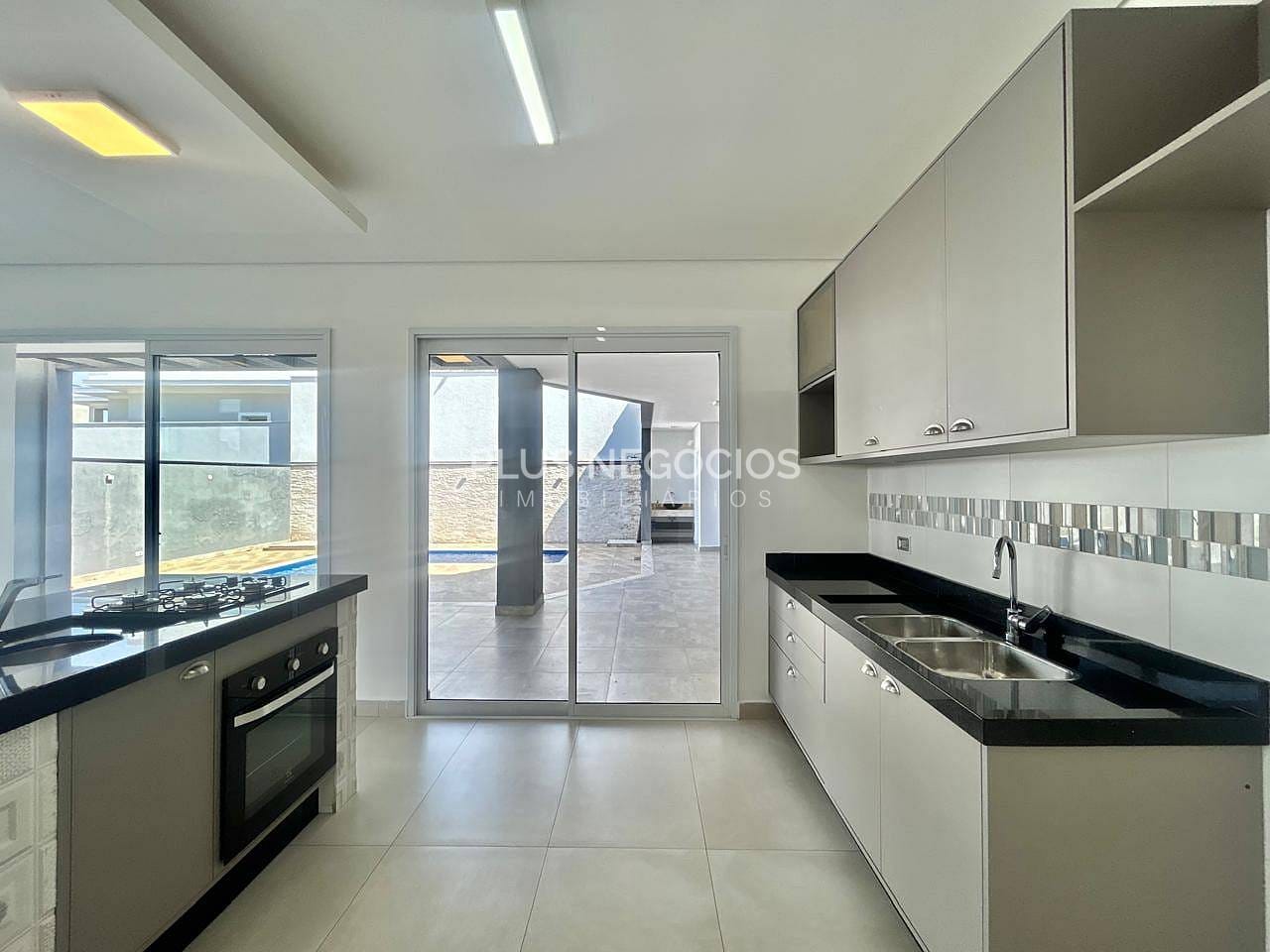 Casa, 3 quartos, 280 m² - Foto 4