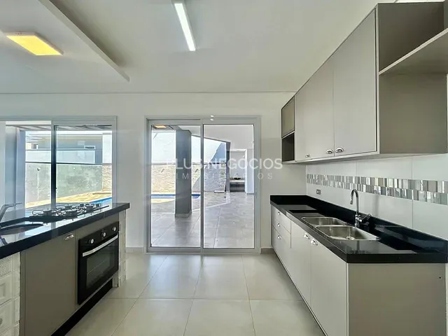 Casa com 325m² 3 quartos e 5 banheiros, à venda ou para alugar, no bairro Além Ponte em Sorocaba
