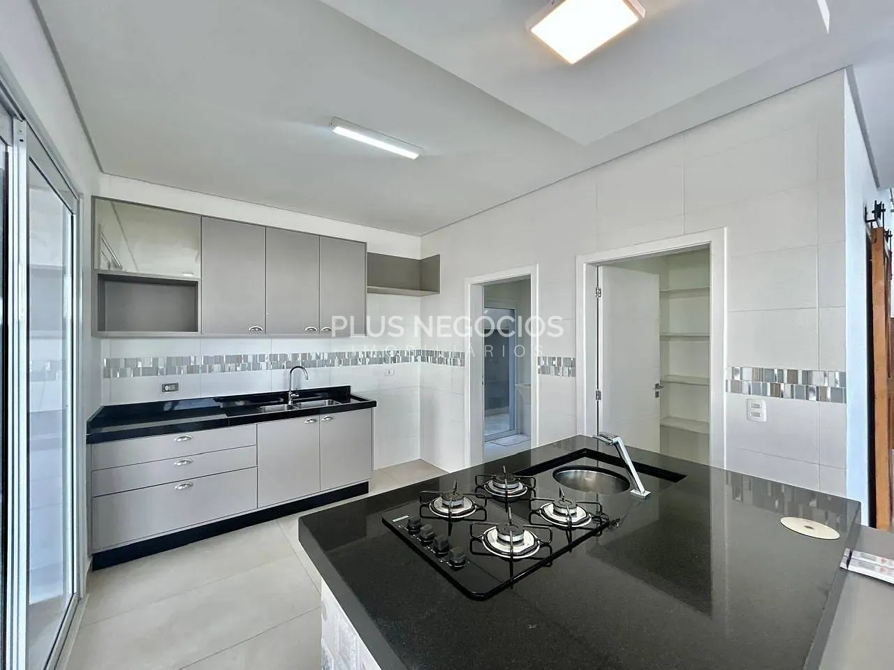 Casa, 3 quartos, 280 m² - Foto 10