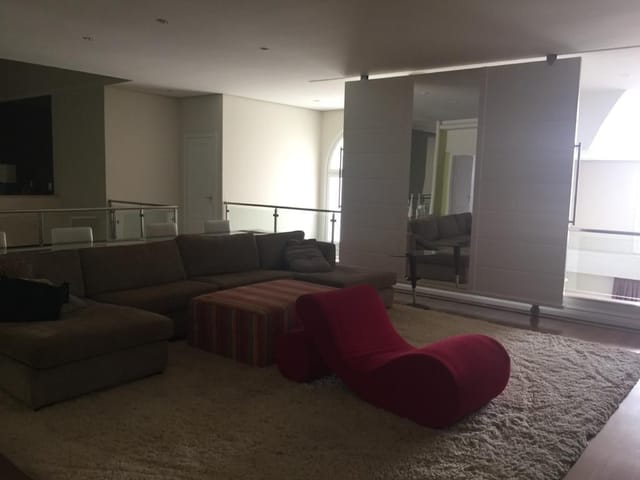 Casa com 2450m² 6 quartos e 8 banheiros, à venda, no bairro Tamboré em Santana de Parnaíba