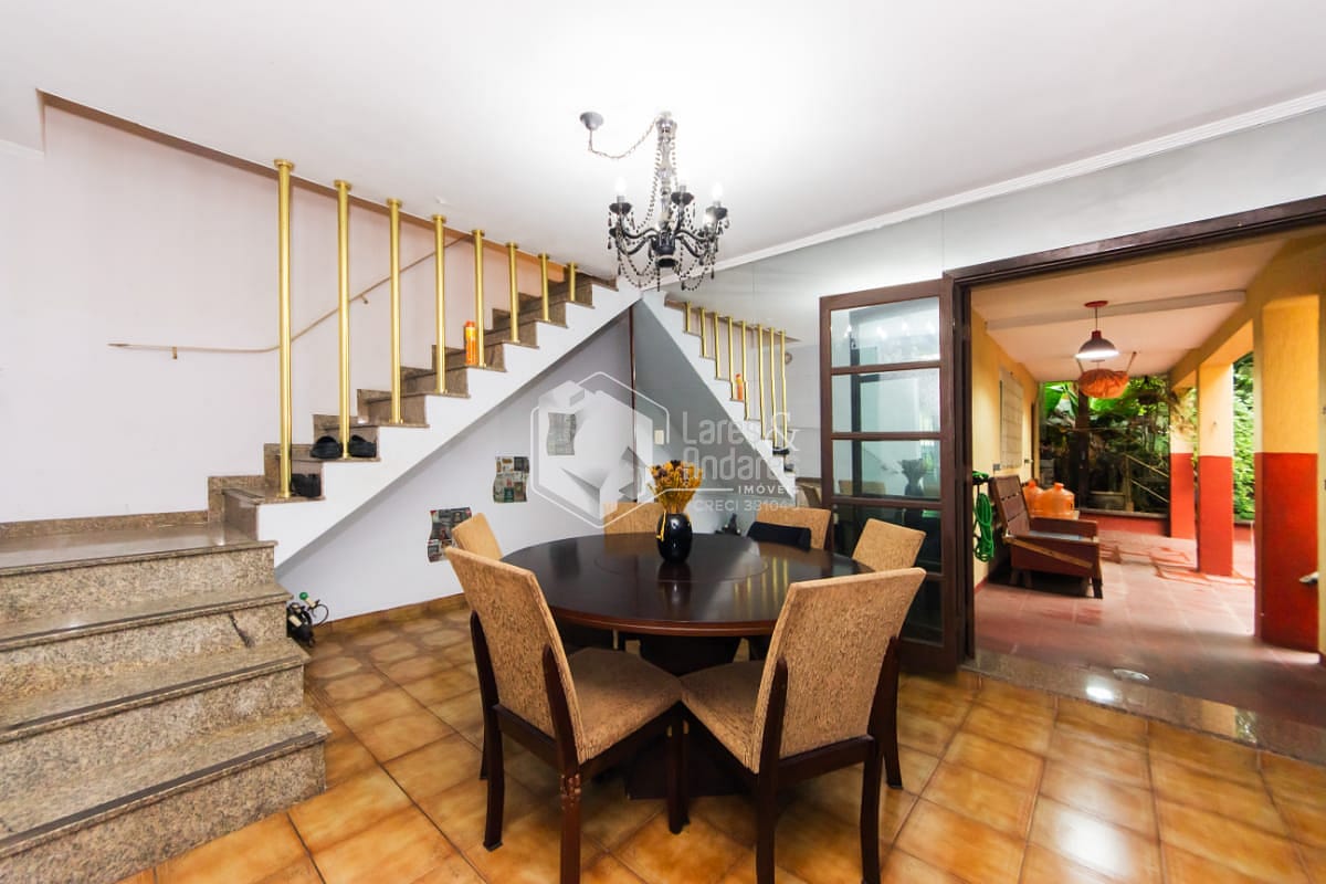 Casa, 4 quartos, 196 m² - Foto 1