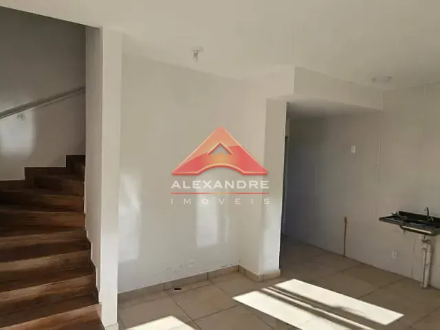 Casa 2 quartos e 1 banheiro, para alugar, no bairro Eugênio de Mello em São José dos Campos