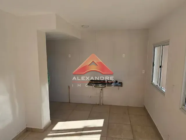 Casa 2 quartos e 1 banheiro, para alugar, no bairro Eugênio de Mello em São José dos Campos