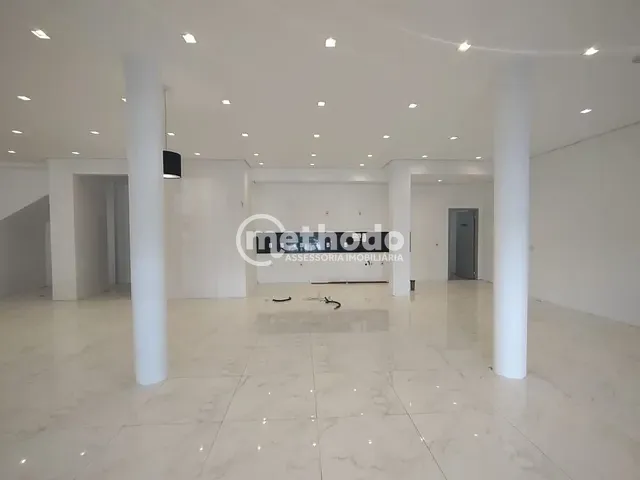 Casa com 205m², para alugar, no bairro Cambuí em Campinas