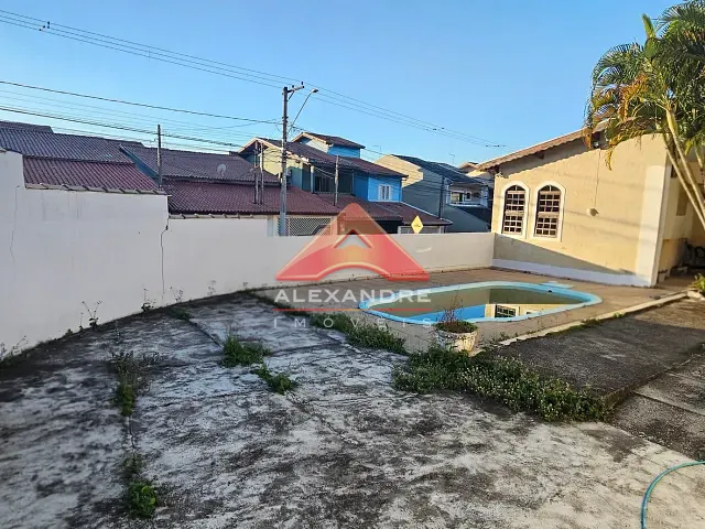 Casa 4 quartos e 2 banheiros, à venda, no bairro Residencial Ana Maria em São José dos Campos