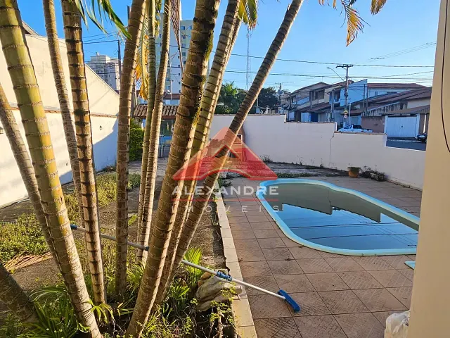 Casa 4 quartos e 2 banheiros, à venda, no bairro Residencial Ana Maria em São José dos Campos