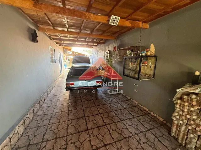 Casa 5 quartos e 3 banheiros, à venda, no bairro Vila São Pedro em São José dos Campos
