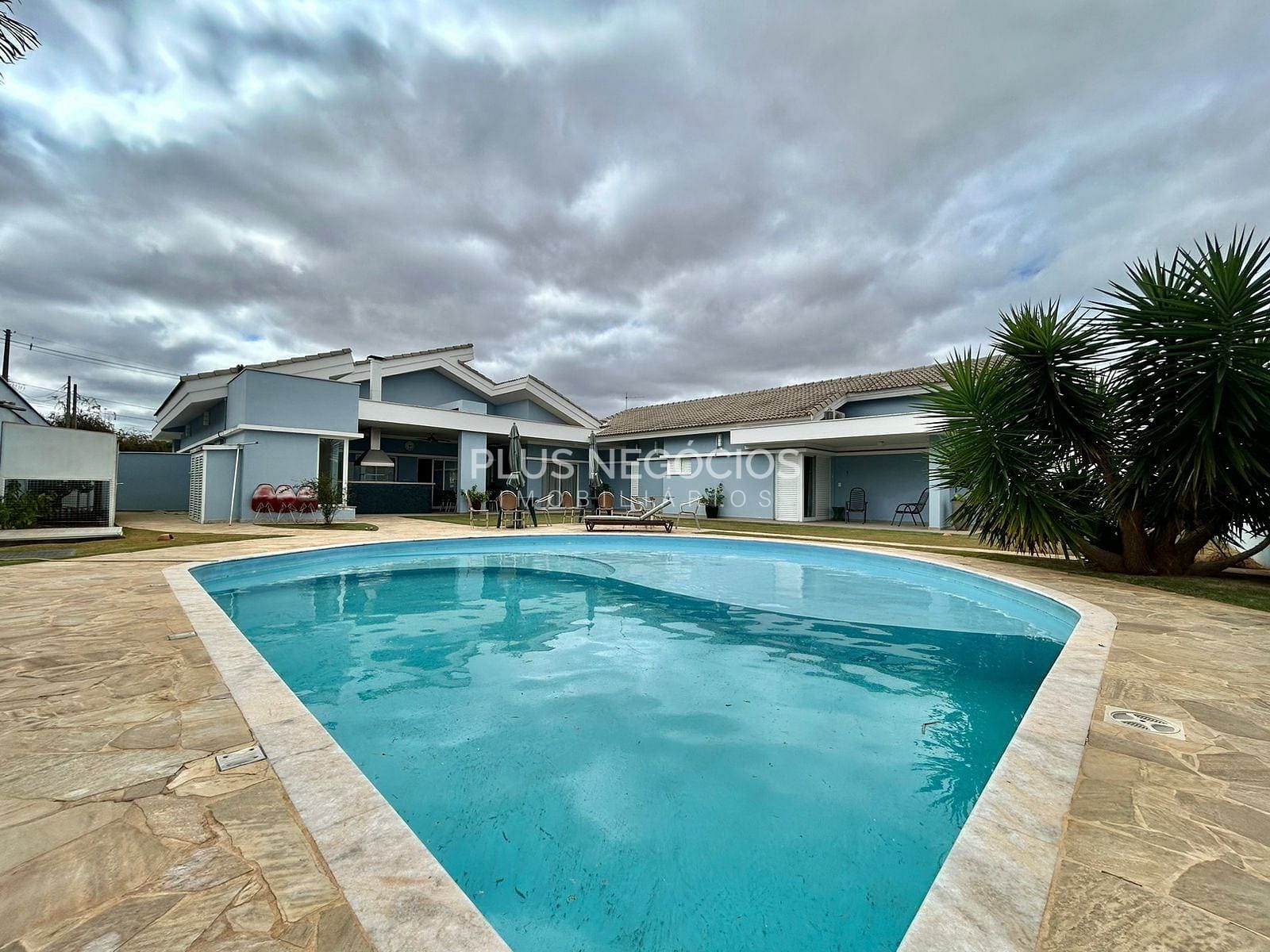 Casa, 4 quartos, 453 m² - Foto 1