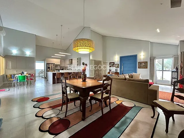 Casa com 1027m² 4 quartos e 5 banheiros, à venda, no bairro barreiro em Araçoiaba da Serra