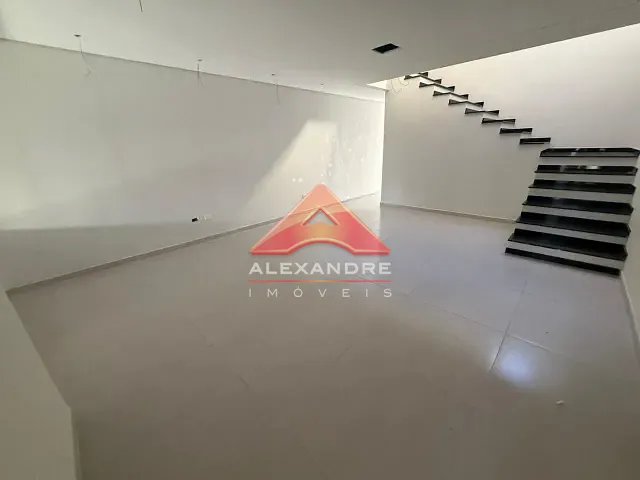 Casa 3 quartos e 3 banheiros, à venda, no bairro Jardim Ismênia em São José dos Campos