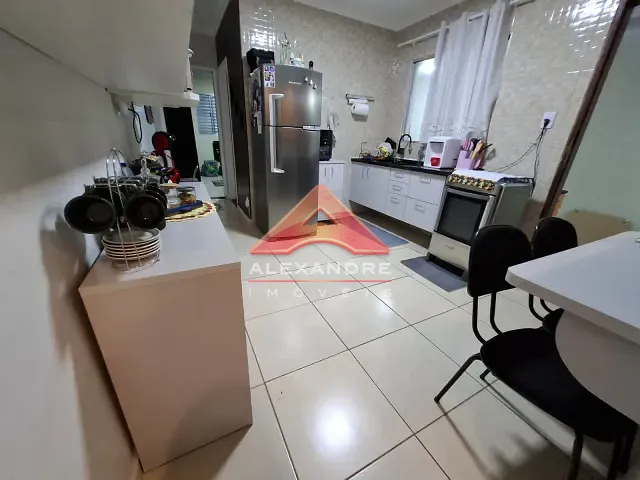 Casa 2 quartos e 1 banheiro, à venda, no bairro Parque Novo Horizonte em São José dos Campos