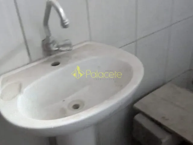 Casa com 125m² 1 quarto e 1 banheiro, à venda, no bairro Triângulo em Pindamonhangaba