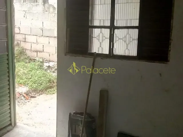 Casa com 125m² 1 quarto e 1 banheiro, à venda, no bairro Triângulo em Pindamonhangaba
