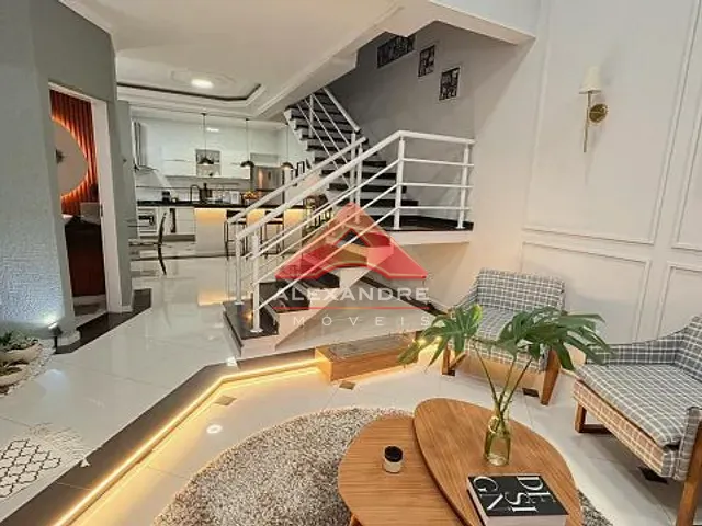 Casa com 175m² 3 quartos e 2 banheiros, à venda, no bairro Loteamento Villa Branca em Jacareí