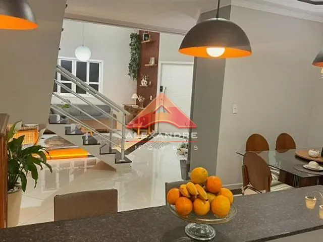 Casa com 175m² 3 quartos e 1 banheiro, à venda, no bairro Loteamento Villa Branca em Jacareí