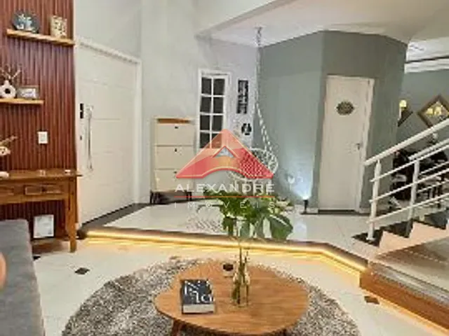 Casa com 175m² 3 quartos e 1 banheiro, à venda, no bairro Loteamento Villa Branca em Jacareí