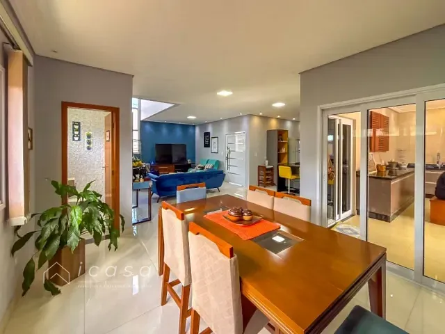 Casa com 300m² 3 quartos e 5 banheiros, à venda ou para alugar, no bairro Condomínio Terras do Vale em Caçapava