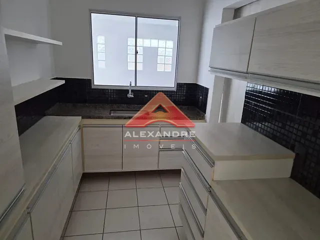 Casa 3 quartos e 2 banheiros, à venda, no bairro Eugênio de Mello em São José dos Campos