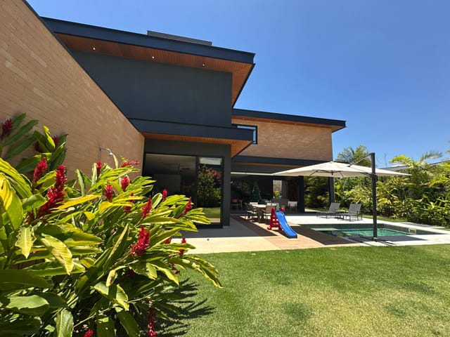 Casa para venda e locação 4 suítes área gourmet e piscina!