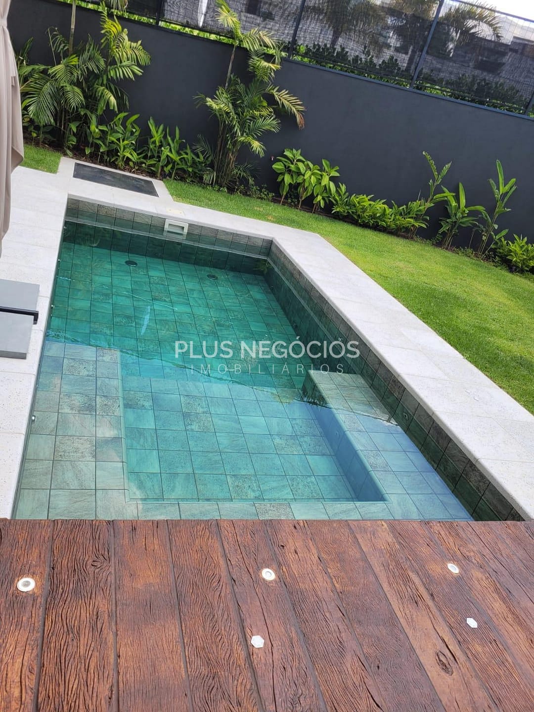 Casa à venda e aluguel com 4 quartos, 344m² - Foto 3