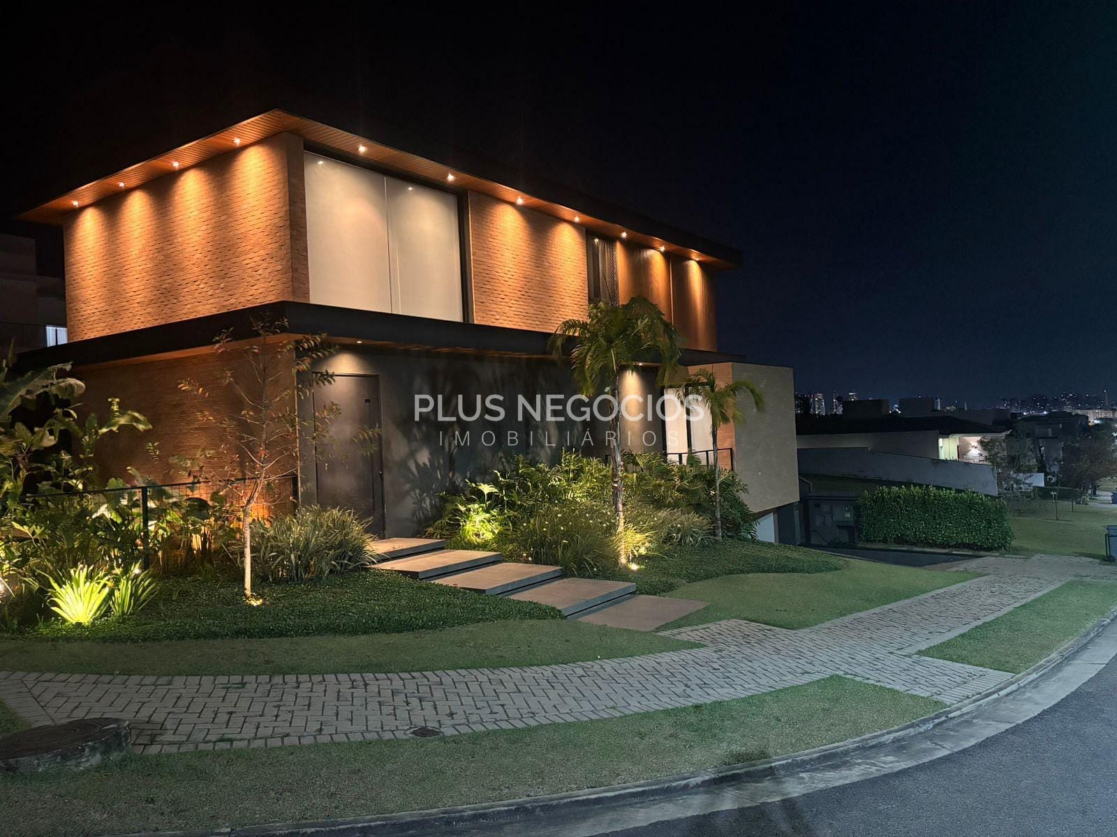 Casa à venda e aluguel com 4 quartos, 344m² - Foto 4