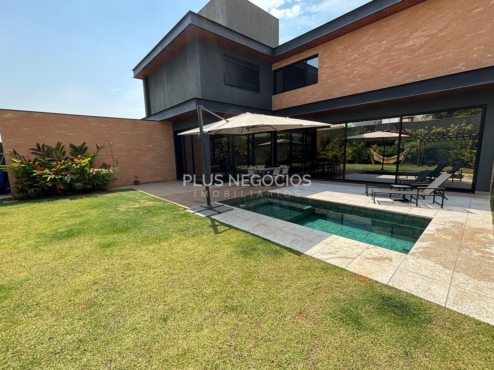 Casa à venda e aluguel com 4 quartos, 344m² - Foto 16