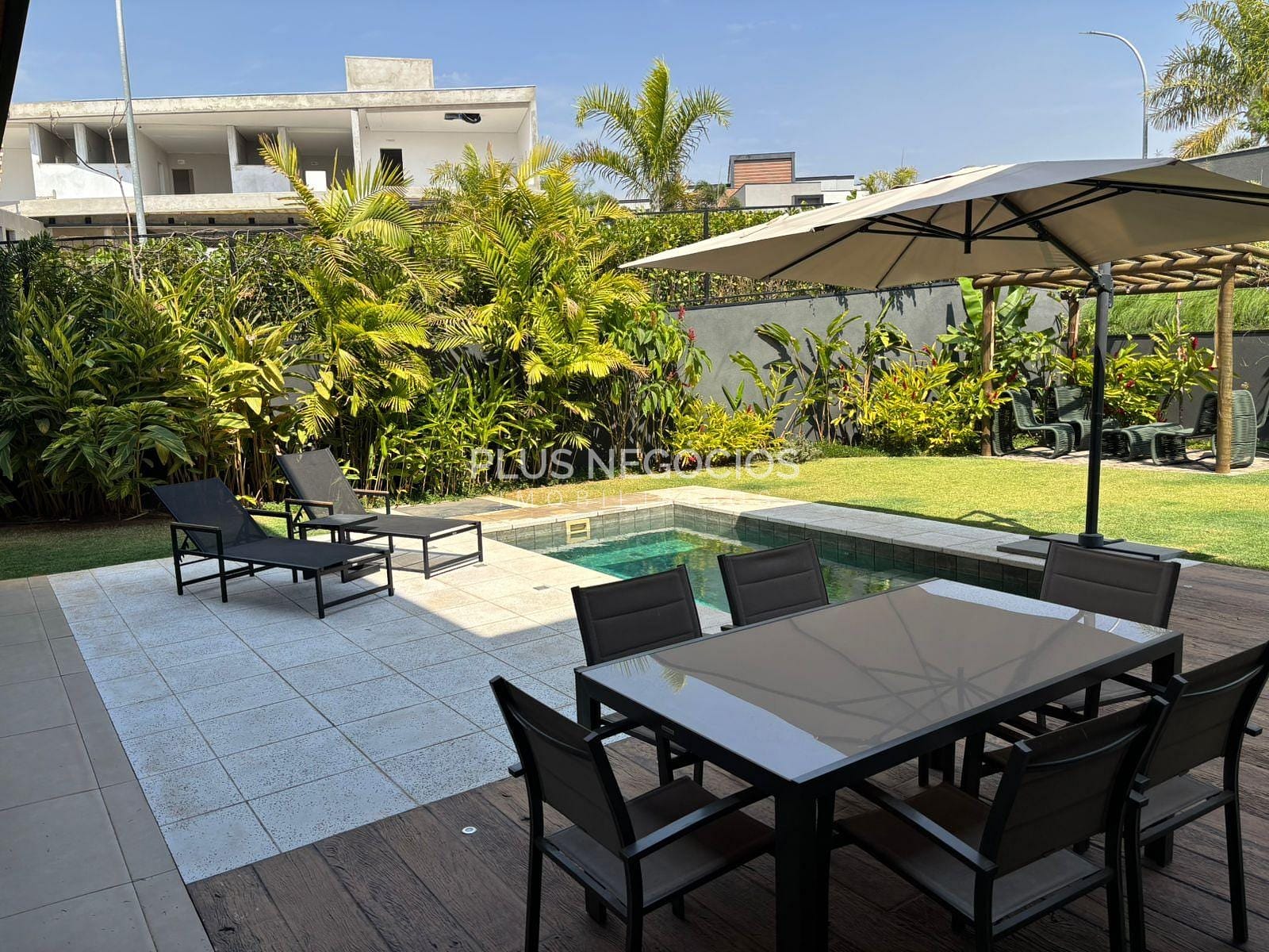 Casa à venda e aluguel com 4 quartos, 344m² - Foto 18