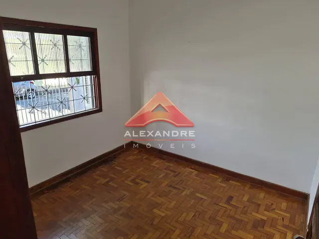 Casa 3 quartos e 2 banheiros, à venda, no bairro Jardim Maringá em São José dos Campos