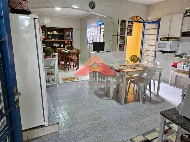 Casa 3 quartos e 3 banheiros, à venda, no bairro Bom Retiro em São José dos Campos
