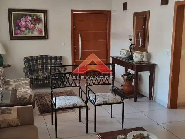 Casa 4 quartos e 5 banheiros, à venda, no bairro Vila Industrial em São José dos Campos