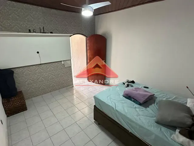 Casa 3 quartos e 2 banheiros, à venda, no bairro Santana em São José dos Campos