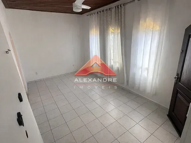 Casa 3 quartos e 2 banheiros, à venda, no bairro Santana em São José dos Campos