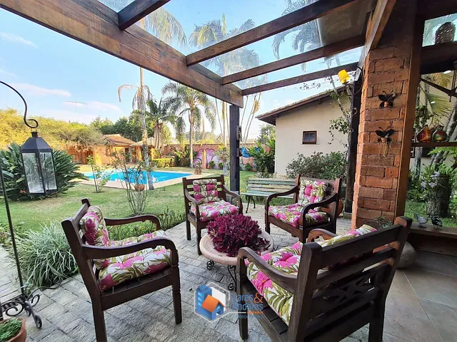 Casa com 2000m² 5 quartos e 4 banheiros, à venda, no bairro Parque Dom Henrique em Cotia