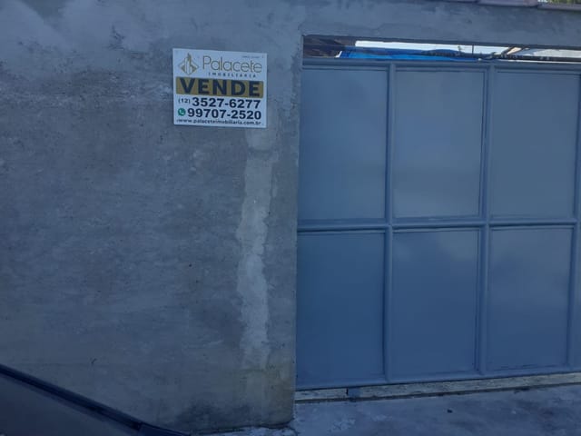 Casa com 250m² 2 quartos e 2 banheiros, à venda, no bairro Jardim Eloyna em Pindamonhangaba