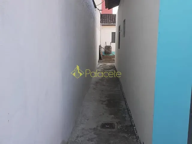 Casa com 250m² 2 quartos e 2 banheiros, à venda, no bairro Jardim Eloyna em Pindamonhangaba