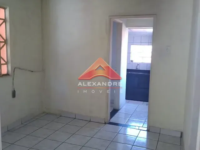 Casa 3 quartos e 1 banheiro, à venda, no bairro Jardim Santarém em São José dos Campos