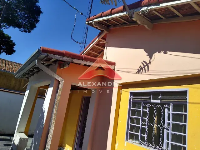 Casa 3 quartos e 1 banheiro, à venda, no bairro Jardim Santarém em São José dos Campos