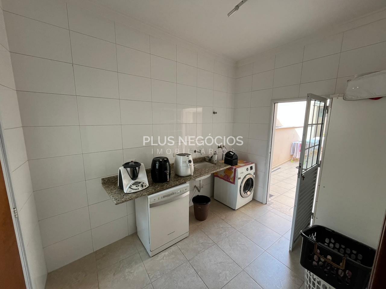 Casa, 3 quartos, 278 m² - Foto 25