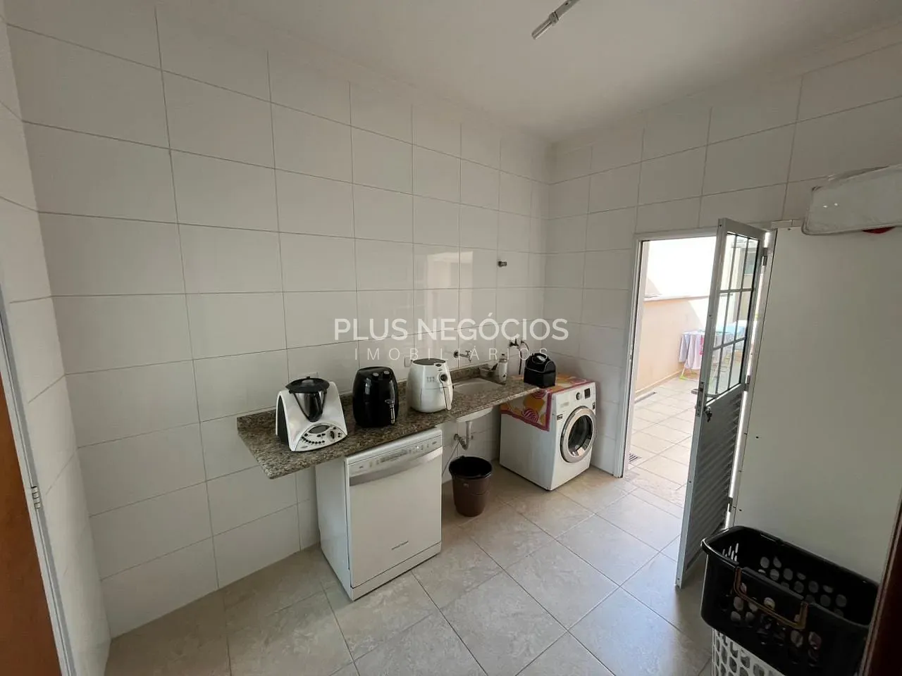 Casa, 3 quartos, 278 m² - Foto 25