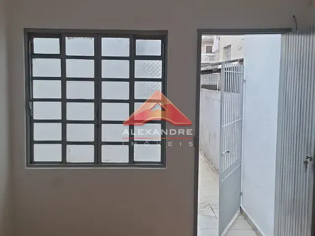 Casa 1 quarto e 1 banheiro, para alugar, no bairro Jardim Ismênia em São José dos Campos