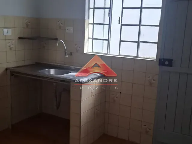 Casa 1 quarto e 1 banheiro, para alugar, no bairro Jardim Ismênia em São José dos Campos