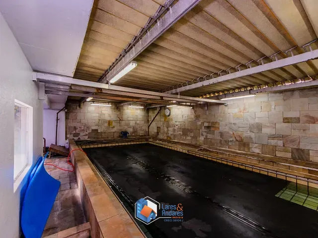 Prédio com 325m², à venda, no bairro Parque São Domingos em São Paulo