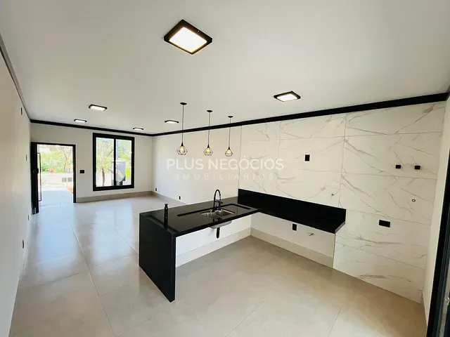 Casa com 250m² 3 quartos e 2 banheiros, à venda, no bairro Jardim M da Gloria em Araçoiaba da Serra