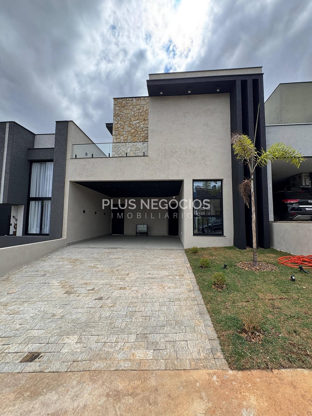 Casa, 3 quartos, 208 m² - Foto 1