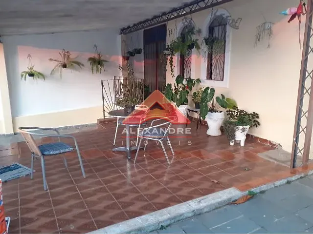Casa 3 quartos e 1 banheiro, à venda, no bairro Parque Industrial em São José dos Campos
