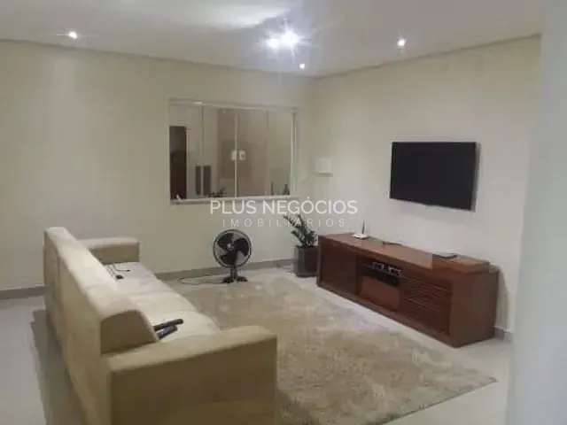 Casa com 200m² 2 quartos e 3 banheiros, à venda, no bairro Jardim Ipanema em Sorocaba